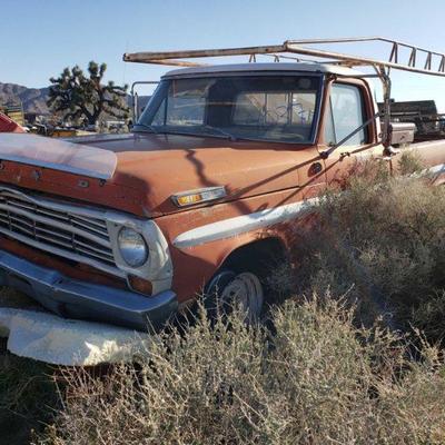 1968 Ford F-250
VIN: F25YRC16620
Vehicle being sold on application for duplicate title.
Currently on non op. Title not in hand.
DMV fees...