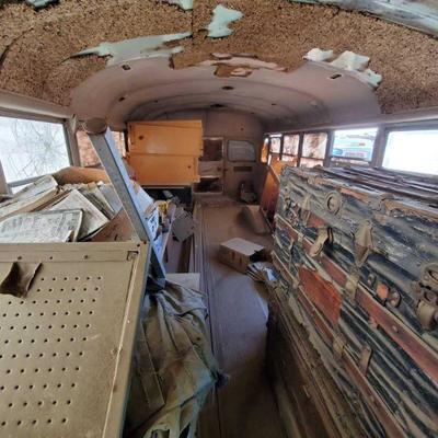 2110	
GMC School Bus
GMC School Bus, V.U.,