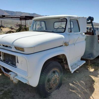 Chevrolet Tow Truck, V.U., LOCKED