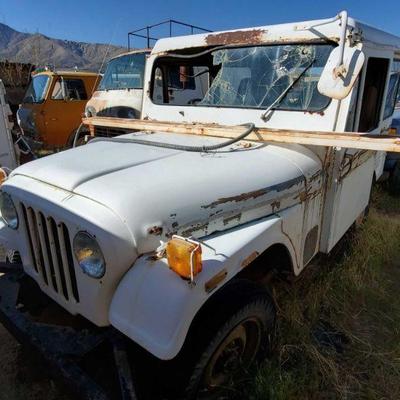2102	
Jeep DJ5
Jeep DJ5, VIN: 8172233, Mileage: 57,730