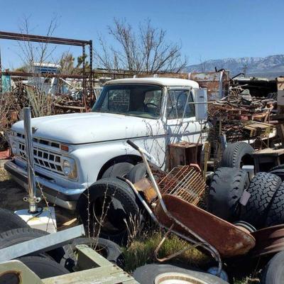 1174	
1965 Ford F-350 Truck
Ford Vin: F350R660717
Clean california title in hand.Currently on non op.
DMV fees: $59 for non op and $70...