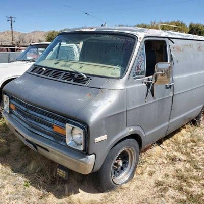 1975 Dodge B100 Van
Dodge B100 Van, VIN: B11AE5X044204, Mileage: 26,343
Not in Estates name.
on non op.