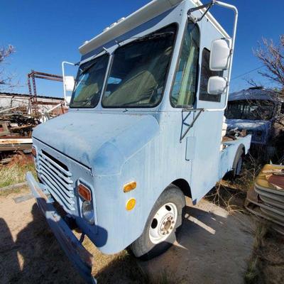 2097	
1983 Chevrolet Step Truck
, VIN: 1GBGP32M0D3332802, Mileage: 290,346
Year: 1983
Make: Chevrolet
Model: Step Van
Vehicle Type: Van...