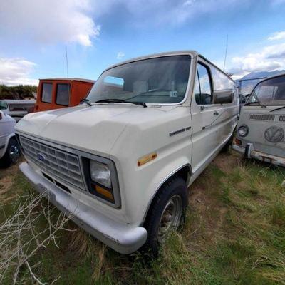 2034	
1974 Ford F250
1974 Ford F250, VIN: F25YRT83871,
Ok to sell.
On non op.