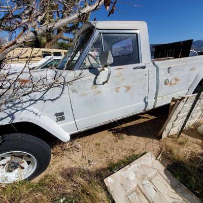 2082	
Jeep J300 4WD
Jeep J300 4WD, VIN: 3406E10592
Vehicle being sold on application for duplicate title.
Title not in hand.
DMV fees $59...