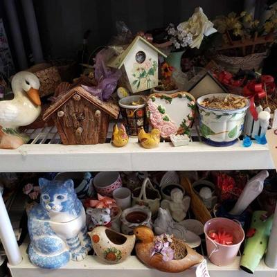 4564	
Small Planter Pots, Figurines and More!
Cat Cookie Jar, Chicken Salt and Pepper Shaker