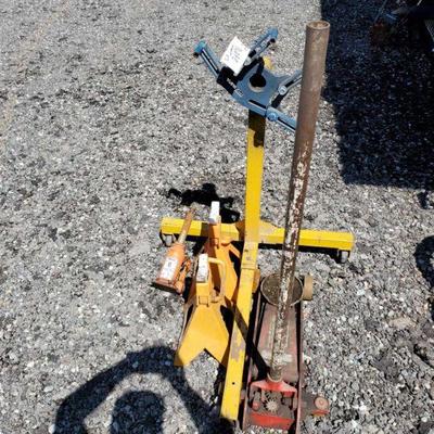 10078	
Jacks, Jack Stands, Engine Stand
1 Floor Jack, 1 Bottle Jack, 2 Jack Stands, Engine Stand