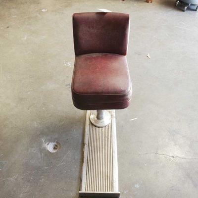 2224	
Vintage Barstool W/ Base
Vintage Barstool W/ Base