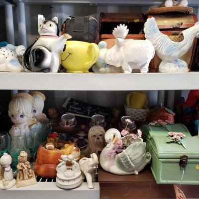 4582	
Figurines, Glassware, and More !
Includes clocks, boxes
