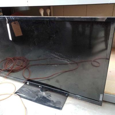 2111	
43" LG Flatscreen TV
TV turns on. Model number 47LS4500-UD. Serial number 212RMLM6Y208. Measures 43" x 24"
