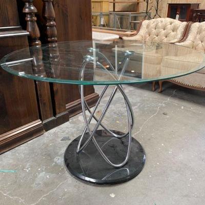 2215	
Round Glass Table
Round Glass Table Diameter Measures Approx. 45â€ and 30â€ Tall