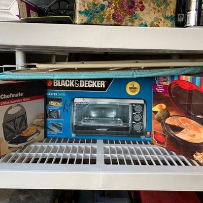 2801	
Black and Decker Toaster Oven, Sandwich Maker, Quesadilla Maker, and Ironing Board
Black and Decker Toaster Oven, Sandwich Maker,...