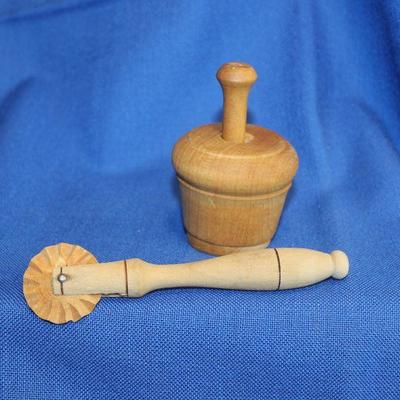Lot 239: Wood pie Crimper and Butter Stamp  $10