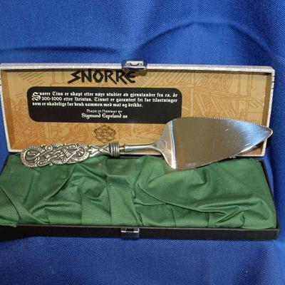 Lot 216: Snorre Pie Server  in Box  $15
