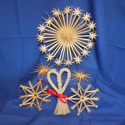 Lot 253: Vintage Swedish Straw Ornaments   $15