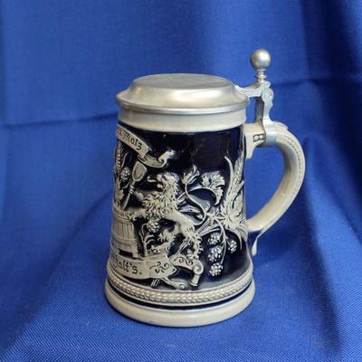Lot 229: Gerzit Lidded Lion Stein $20