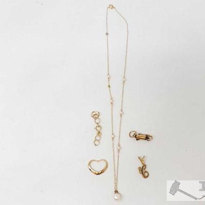 574	

14k Gold Necklace, Pendants, and Clasps, 4.3g
Weighs Approx 4.3g, Necklace Measures Approx 8