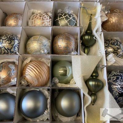 6023	

Christmas Ornaments And Decorations
Beautiful Set of Christmas Ornaments 