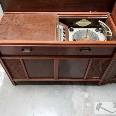 2002	

Magnavox Record Cabinet
Cabinets Do Not Open. Measure Approx 39