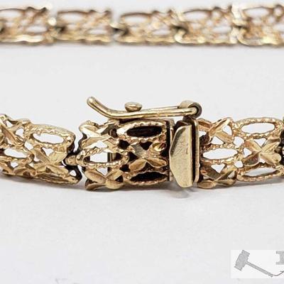 647	

10k Gold Decorative Bracelet, 7.8g
Weighs Approx 7.8g. Measures Approx 8