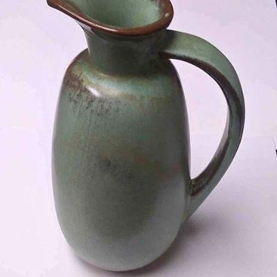 https://www.ebay.com/itm/124156391692	BR4162002 GREEN VINTAGE FRANKOMA POTTERY #835 PLAINSMAN MULTI TONE 8 INCH PITCHER ðŸ‡ºðŸ‡¸  BOX 75...