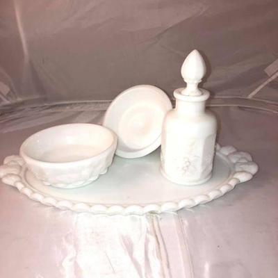 https://www.ebay.com/itm/114191848529	Br9009: India Grape Milk Glass Set 	 $35 
