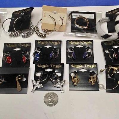 https://www.ebay.com/itm/114173865847	BOX074Ah COSTUME JEWELRY LOT OF FIFTEEN PIERCED EARRINGS  LOT #5	 $10 
