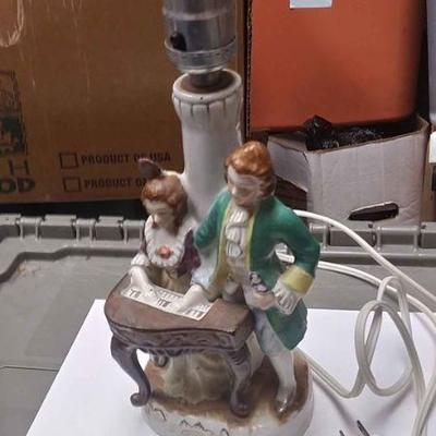 https://www.ebay.com/itm/124173650051	ABO335 SMALL VINTAGE CERAMIC FIGURINE LAMP MAN & WOMAN WITH PIANO  MADE IN OCCUPIED JAPAN BOX 74...
