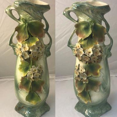 https://www.ebay.com/itm/124171633353	Br9000: (2) Capodimonte Austrian Porcelain Pottery Vase Pre 1900	 $400 
