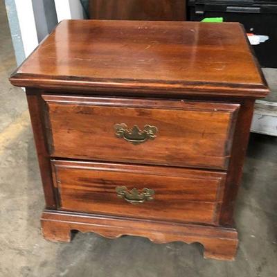  $40 	https://www.ebay.com/itm/114196328200	LAN9909 Early American Nightstand 	 $40 
