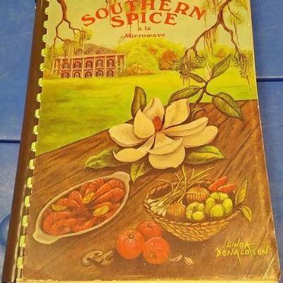 https://www.ebay.com/itm/124150463019	AB0204 COOK BOOK SOUTHERN SPICE A LA MICROWAVE BY MARGIE BRIGNAC 1rst ed. Limited to 7500...