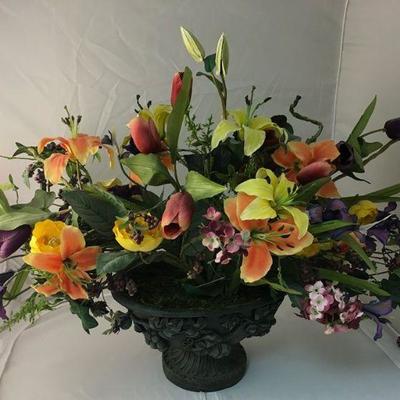 https://www.ebay.com/itm/124173562930	KB0133: Giant Table Centerpiece Floral Arrangement	$25 
