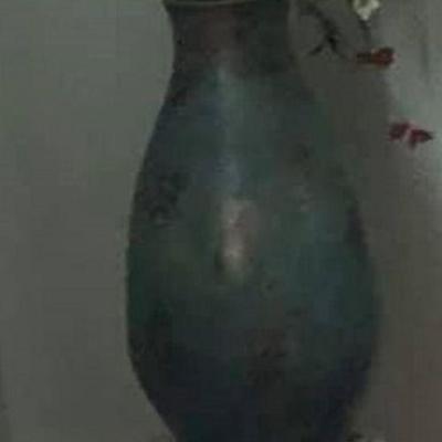 https://www.ebay.com/itm/114186831676	PA030: Large Pottery Vase 	 $35 
