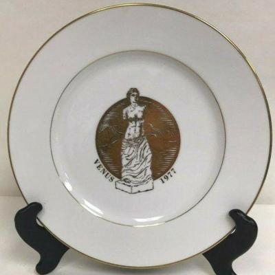 https://www.ebay.com/itm/124176094235	GB023: VENUS PLATE 1977 NEW ORLEANS MARDI GRAS KREWE FAVOR	 $20.00 
