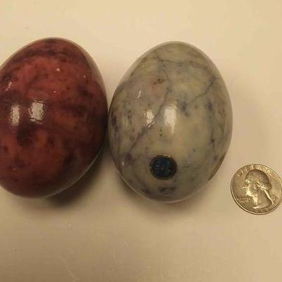 https://www.ebay.com/itm/114209781350	AB0341 PAIR OF VINTAGE ALABASTER STONE EGGS . MADE IN ITALY  BOX 78 AB0341	$20 
