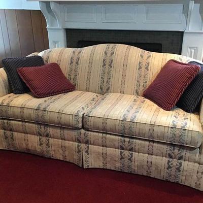 NICE CAMEL BACK SOFA