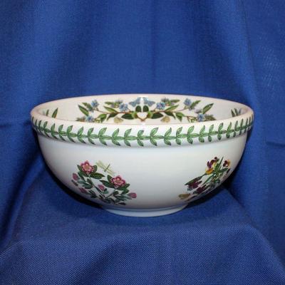 Lot 323: Portmerion Botanic Garden 9 1/4" Mixing Bowl  $38