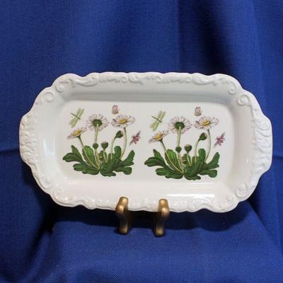 Lot 324: Portmeriom Botanic Garden  10 1/2 x 6; small chip on edge   $25