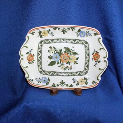 Lot 333: Villeroy and Boch Alt Amsterdam 8 1/4": x 6"  $48