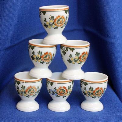 Lot 387: Villeroy and Boch Alt Amsterdam 6 Egg Cups   $108