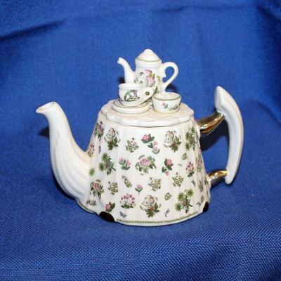 Lot 328 Portmerion Miniature Teapot  4 1/2