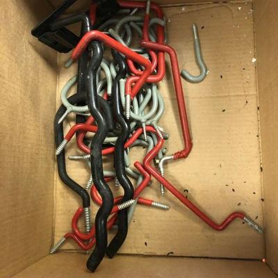 https://www.ebay.com/itm/114203164204	LAN9931: Garage Hooks LR Screw In and Closet Wire Shelves and & Sxrews 	 $5 
