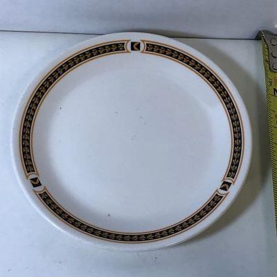 https://www.ebay.com/itm/124177248658	LAN9808 Black and Gold Trim Sycuse China Railroad Canada Porcelaine Plate	 $20 
