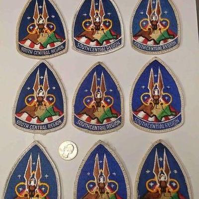https://www.ebay.com/itm/124166171186	AB0283 VINTAGE LOT OF 9 BOY SCOUTS OF AMERICA PATCHS  SOUTH CENTRAL REGION MORE BOX 70 AB0283	 $15 
