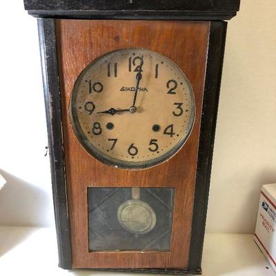 https://www.ebay.com/itm/114213982377	LAN9801: Elkosha Wall Hanging Antique Spring Clock Local Pickup	 $100 
