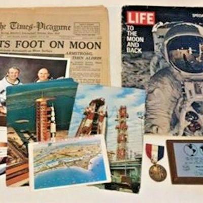 https://www.ebay.com/itm/124186186505	GB044: MAN ON THE MOON SPACE 1969 NEWSPAPER/LIFE MAGAZINE SPACE COLLECTION	 $40 	Buy-IT-Now
