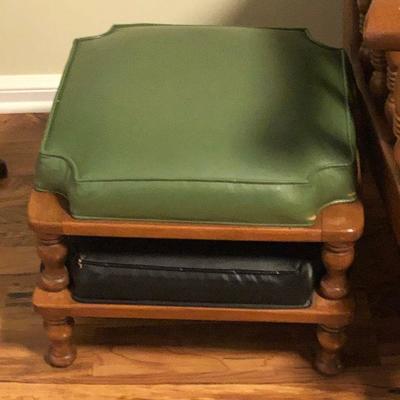 https://www.ebay.com/itm/114226849696	BU1081: Mid Century Stackable Vinyl and Maple Wood Ottomans Local Pickup	 $125 
