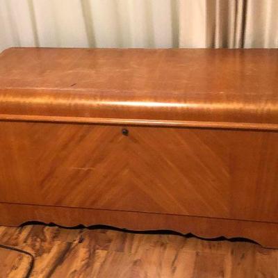 https://www.ebay.com/itm/114226851211	BU1082: Lane Cedar Chest Deco Local Pickup	 $95 