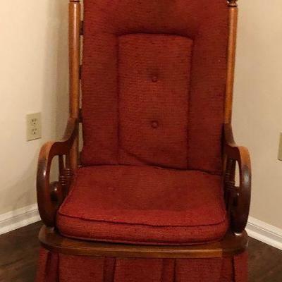 https://www.ebay.com/itm/124190320198	BU1106: Country Swivel Rocking Chair Local Pickup	 $75 
