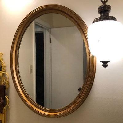 https://www.ebay.com/itm/124190367783	BU1112: Oval Gold Gilt Framed Decorative Mirror Local Pickup	 $40 
